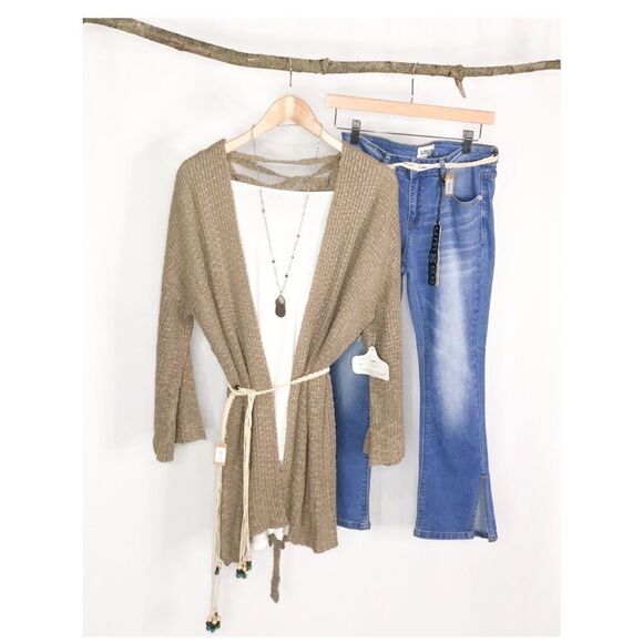 𝅺taupe Cardigan sweater - Picture 4 of 15
